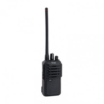 RADIO PORTÁTIL ICOM IC-F3003/18, VHF 136-174 MHz, analógico, 5W de potencia de RF, 16 canales. Incluye: antena, cargador, batería y clip.